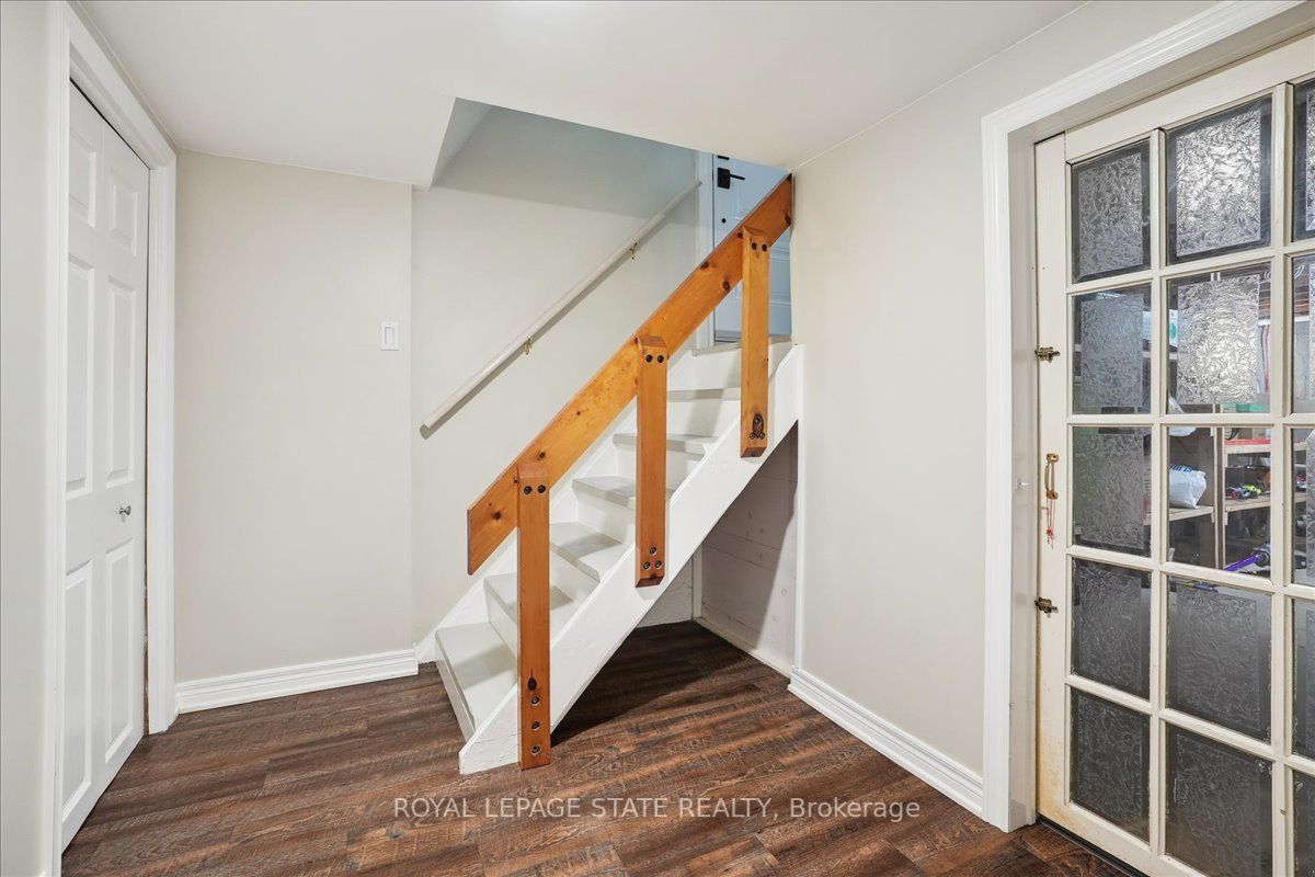 56 Uplands Ave