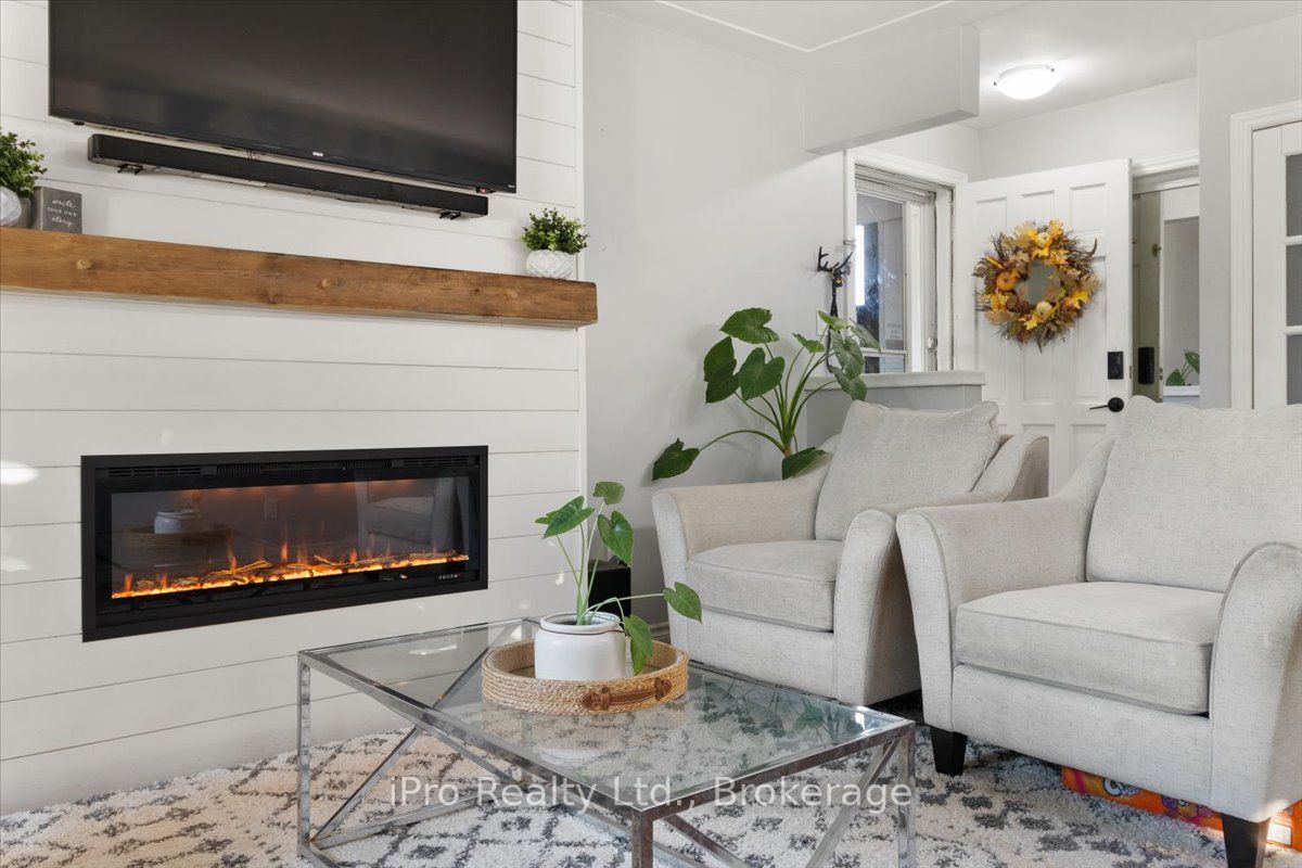 891 Upper Sherman Ave