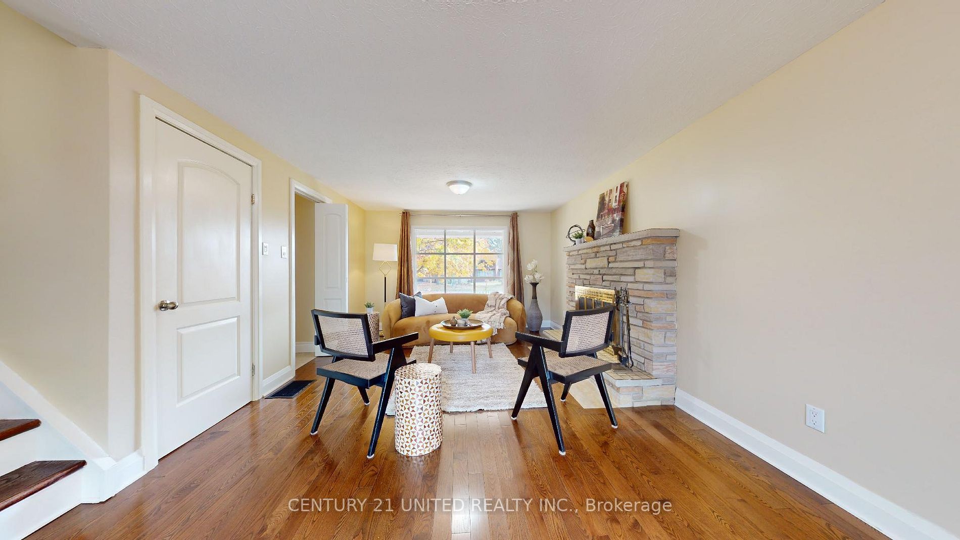 1581 Champlain Dr