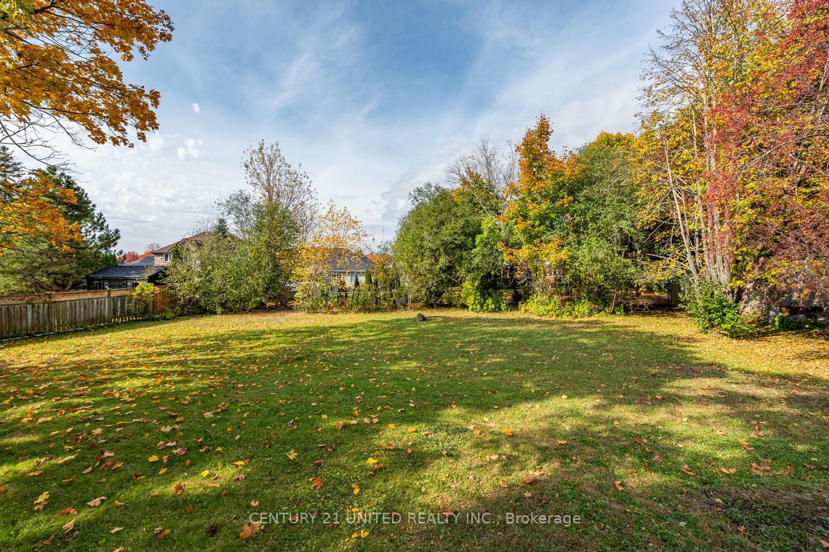 1581 Champlain Dr