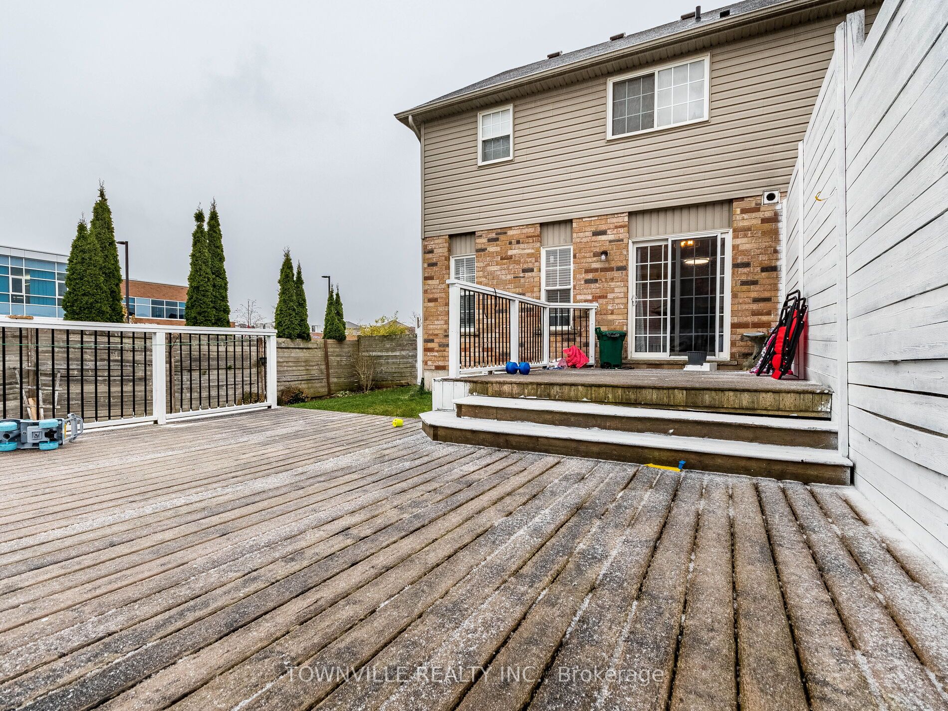 4 Seabrook Dr