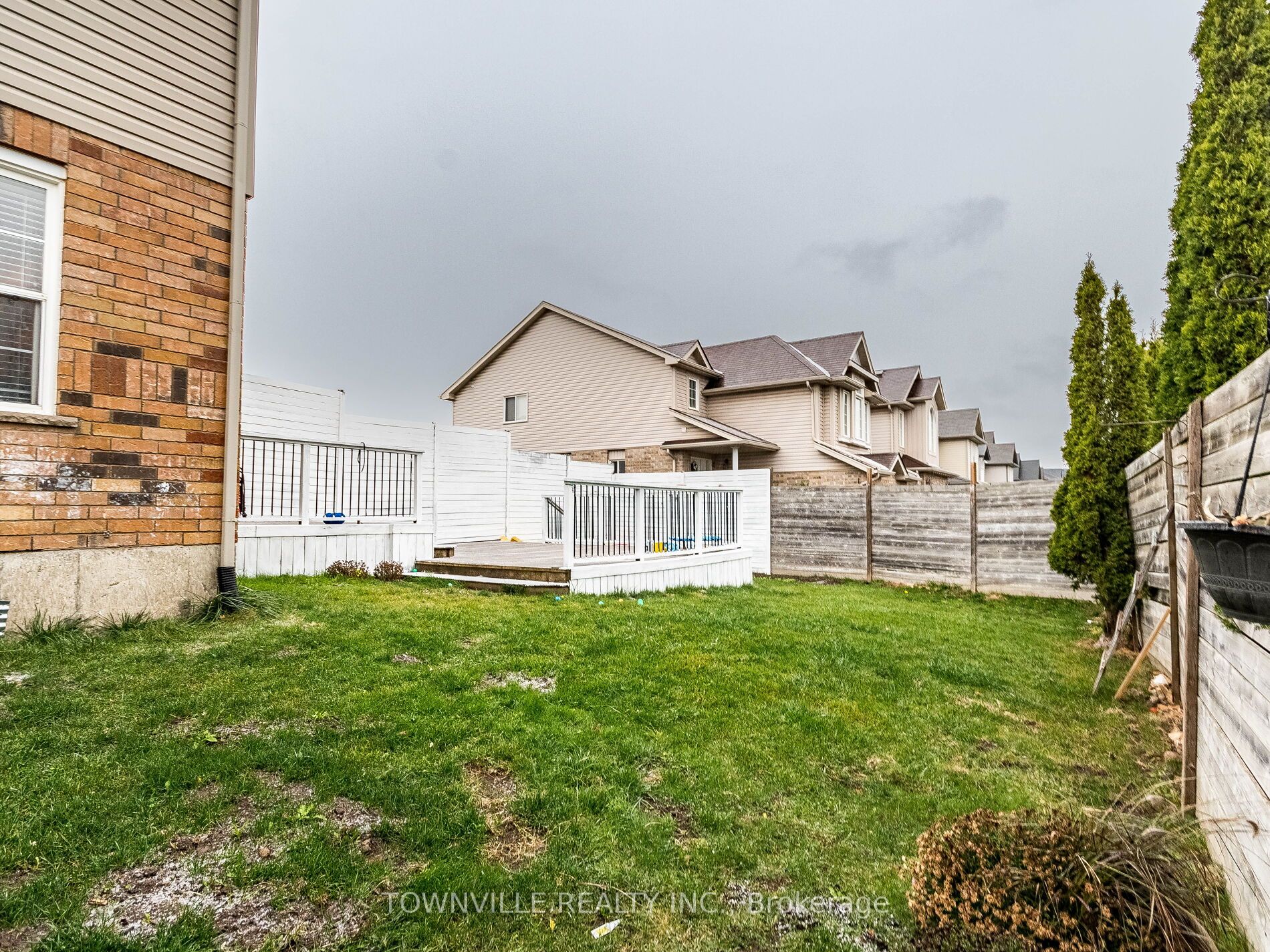 4 Seabrook Dr