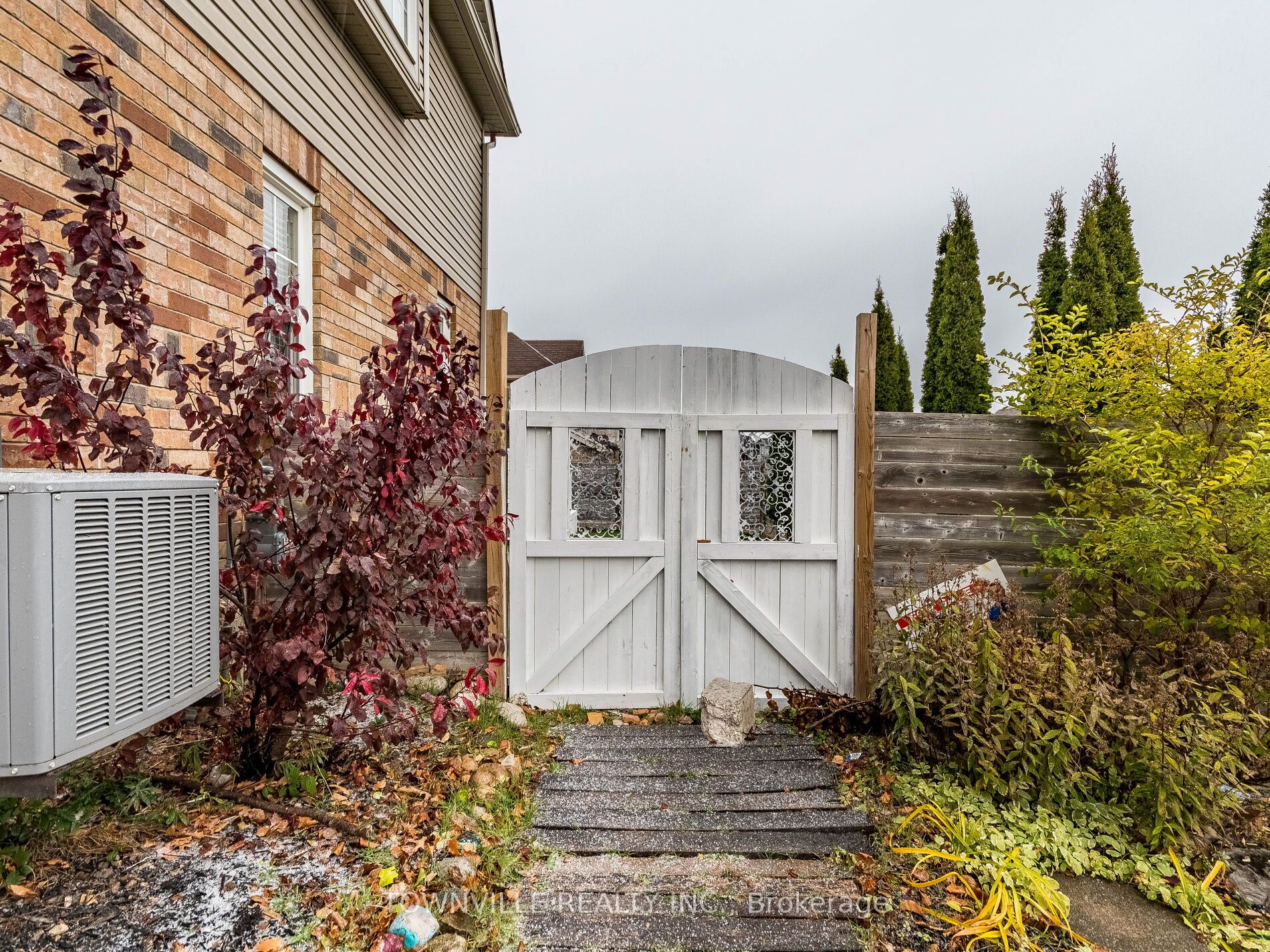4 Seabrook Dr
