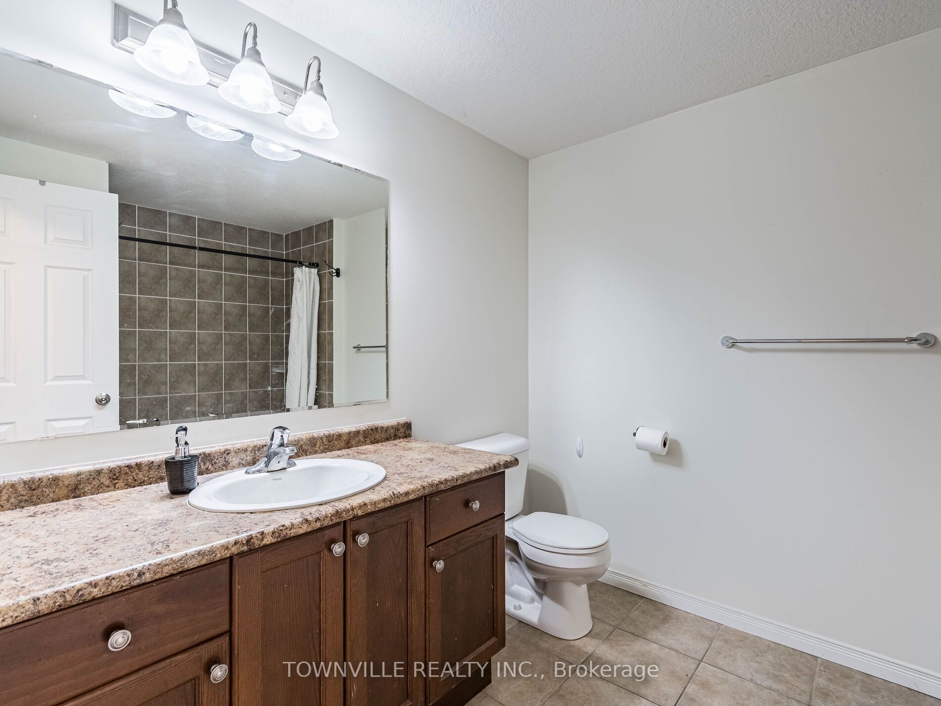 4 Seabrook Dr