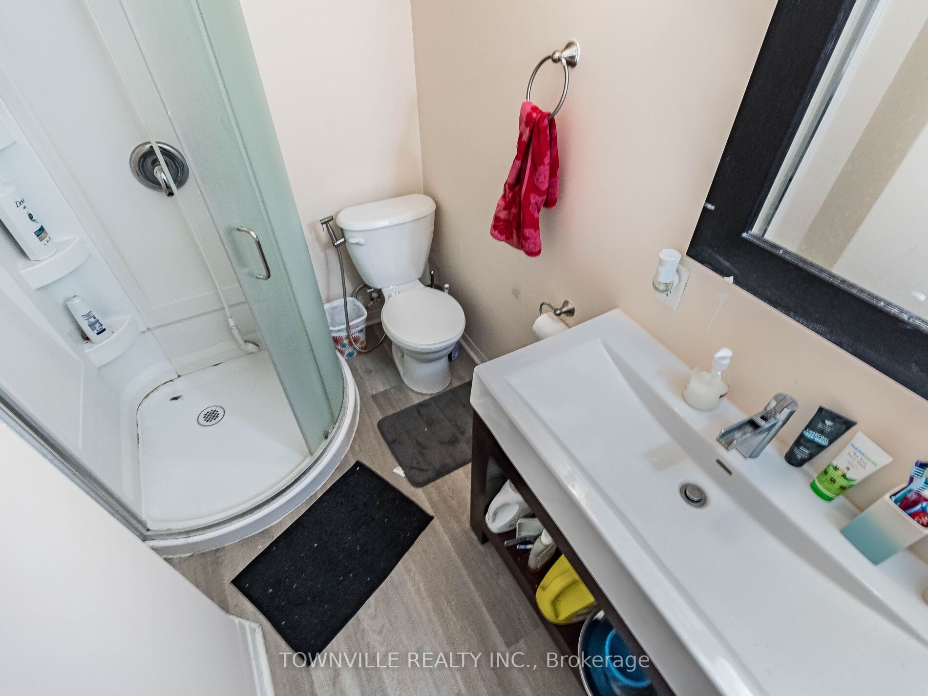 4 Seabrook Dr
