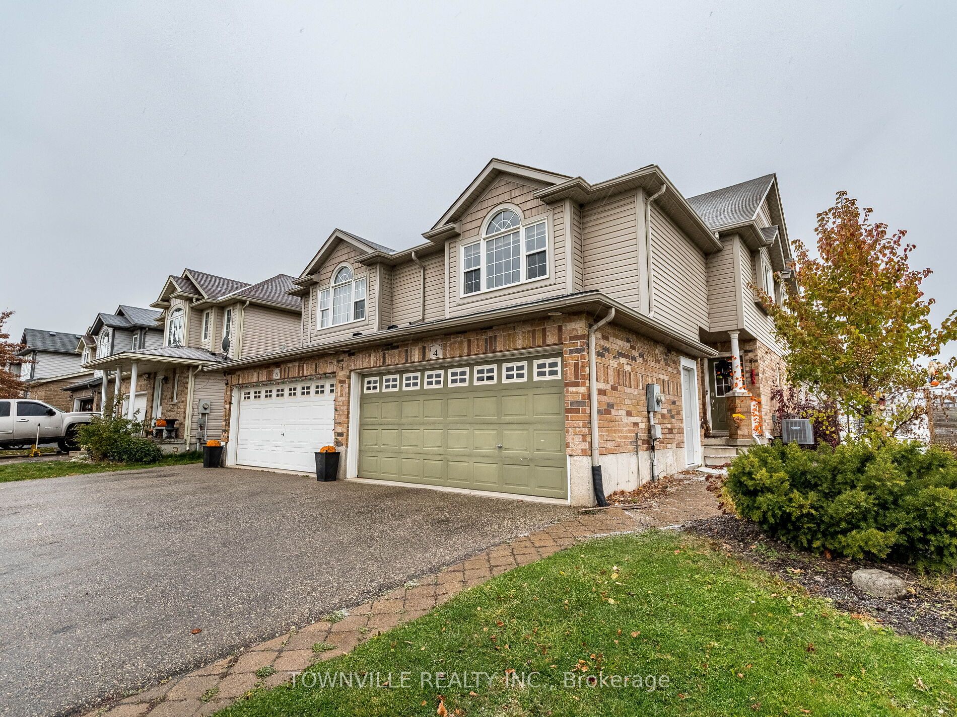 4 Seabrook Dr