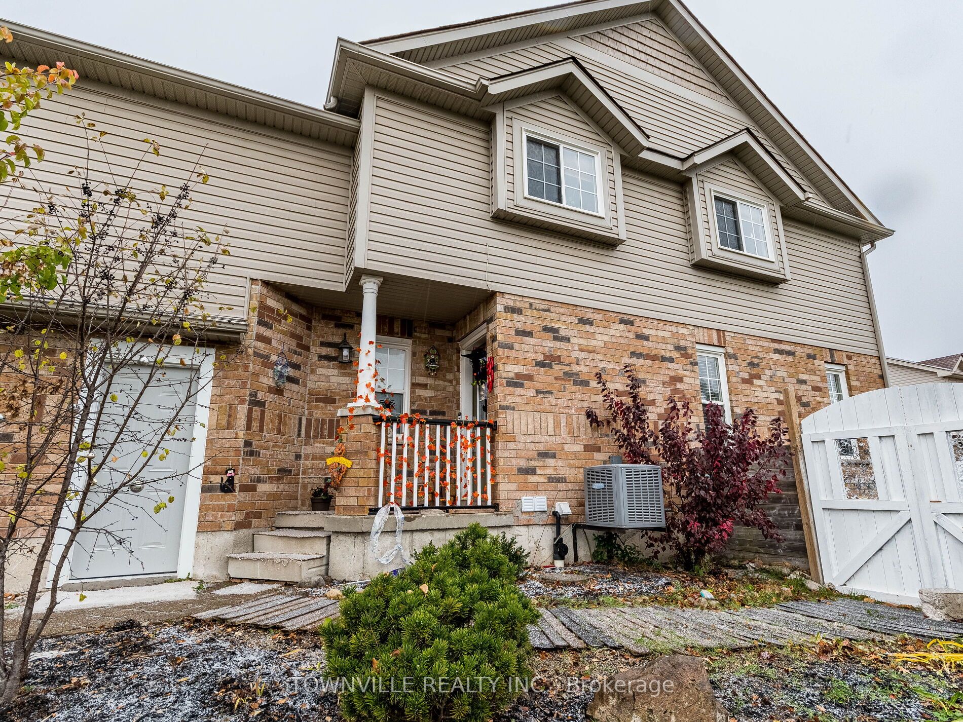 4 Seabrook Dr