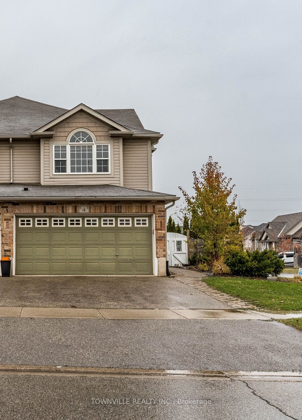 4 Seabrook Dr
