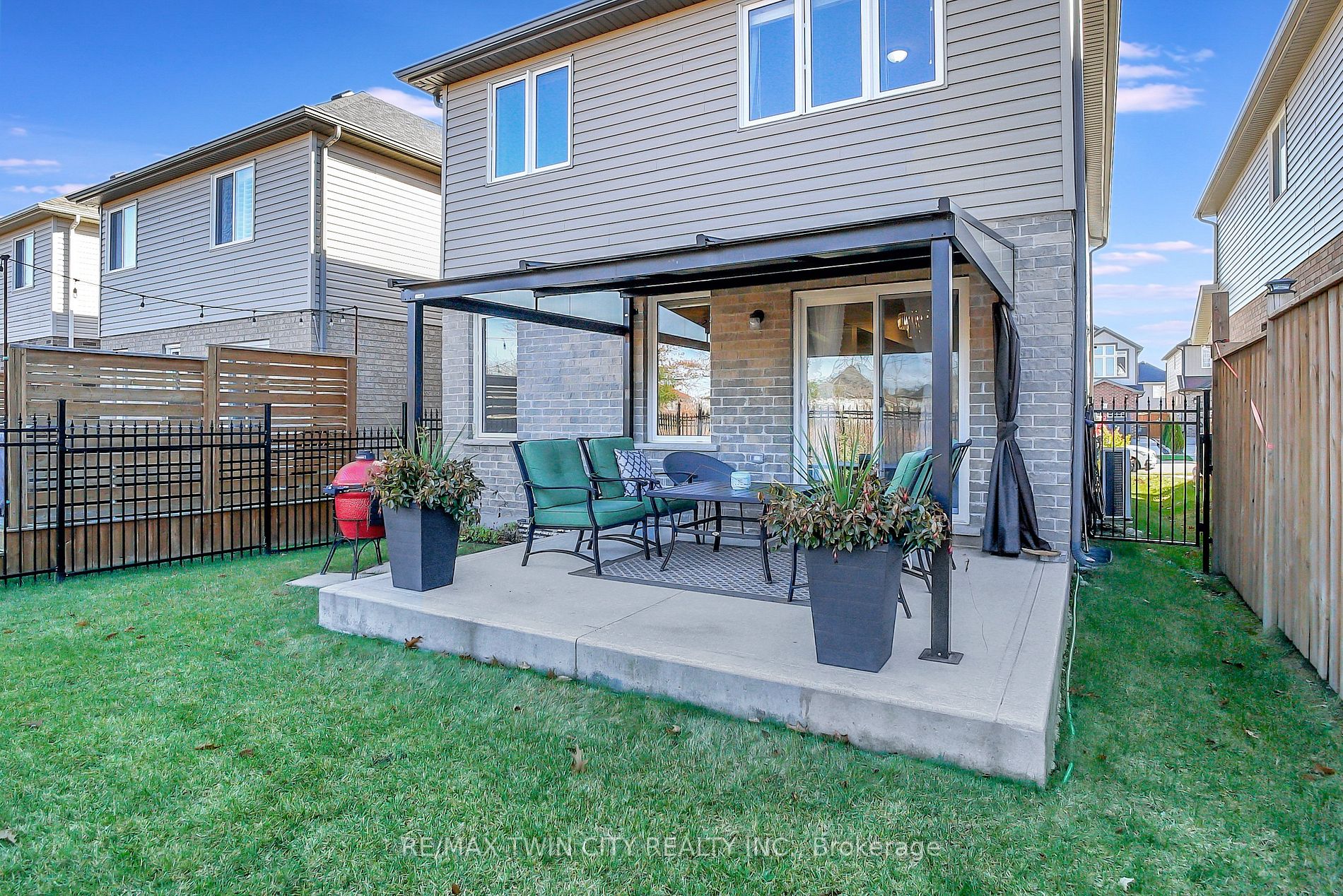 234 Moorlands Cres