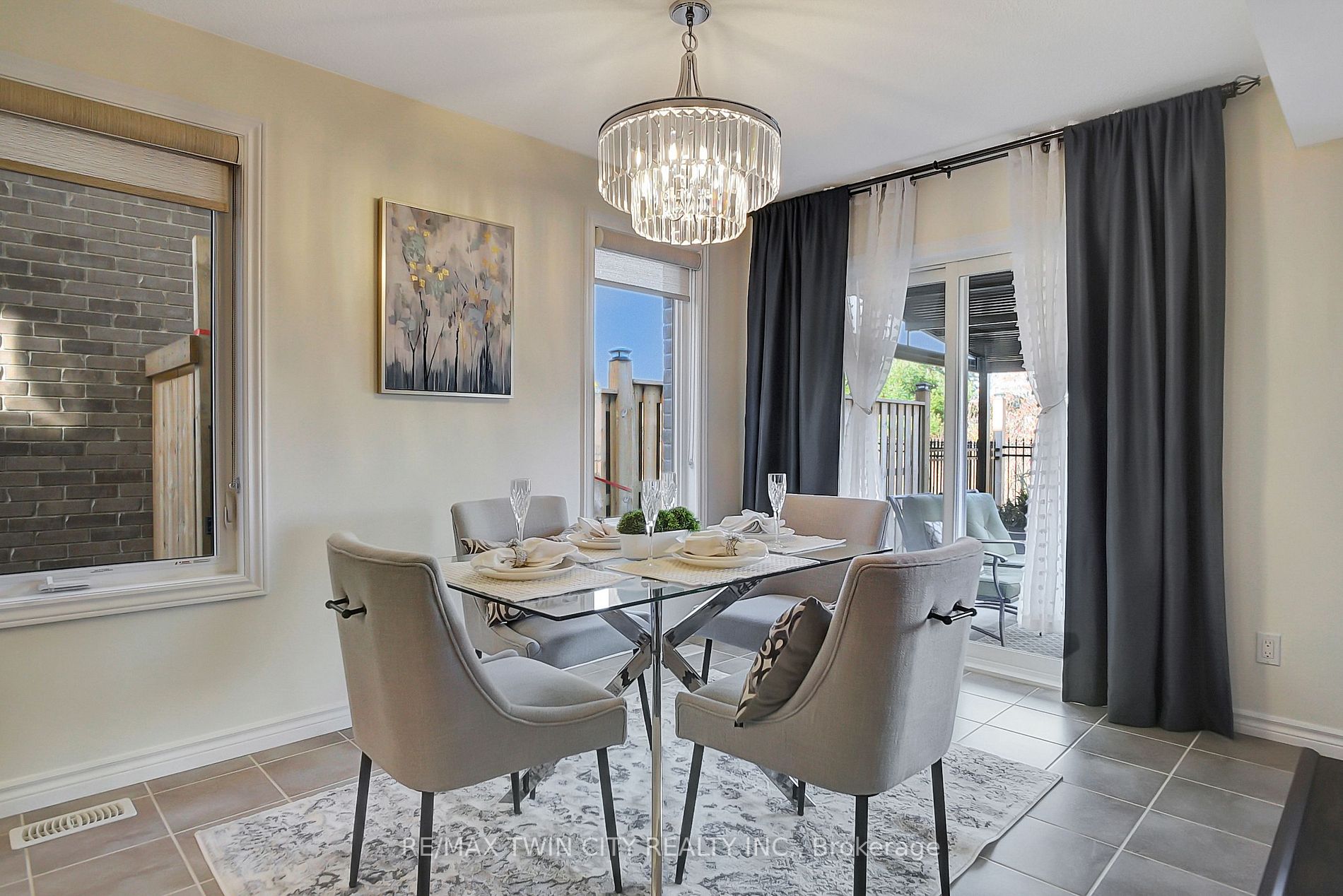 234 Moorlands Cres