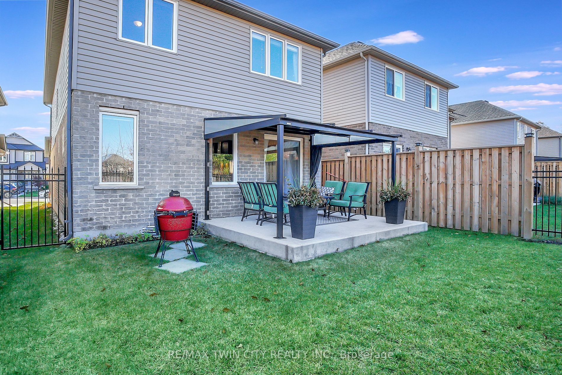 234 Moorlands Cres