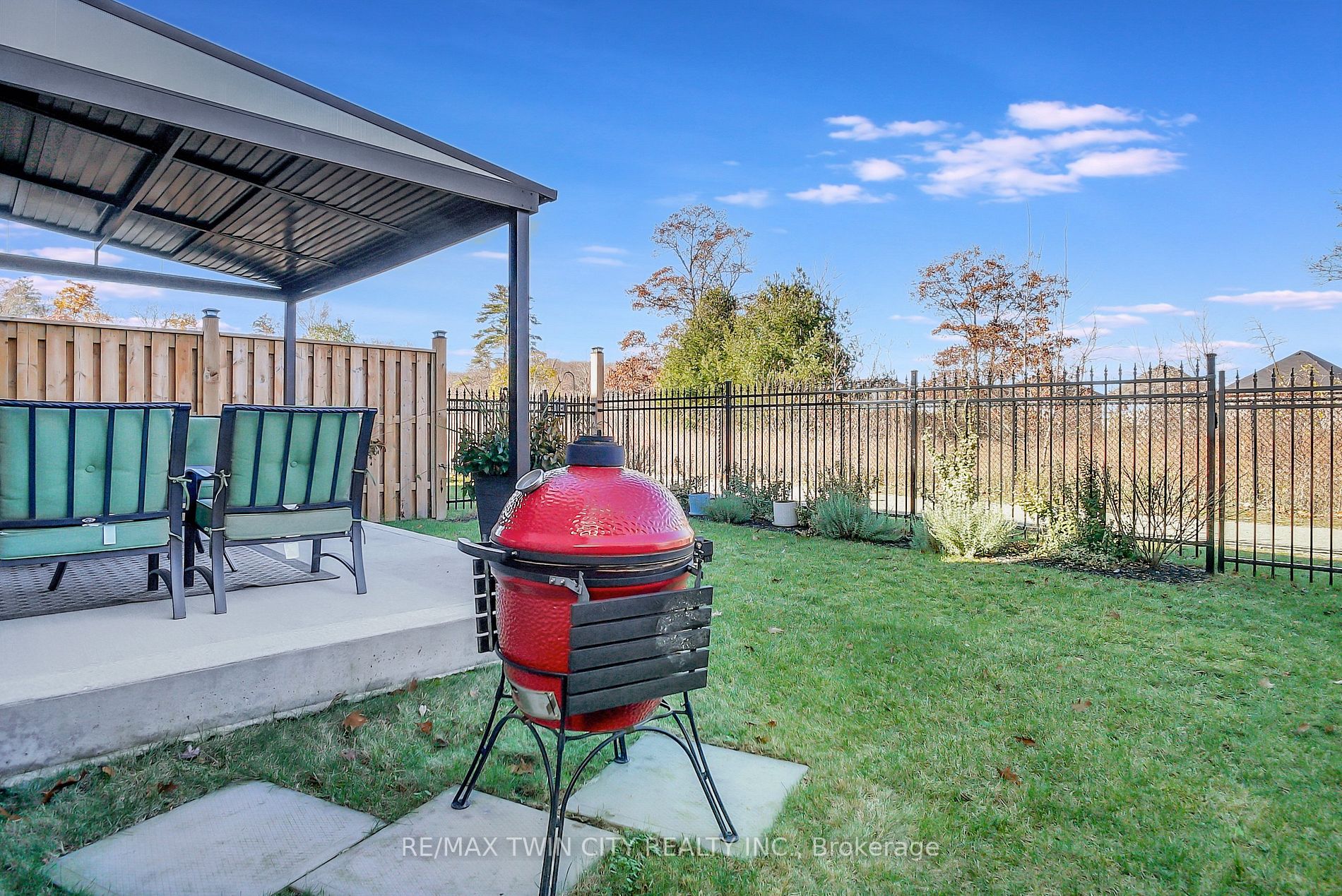 234 Moorlands Cres