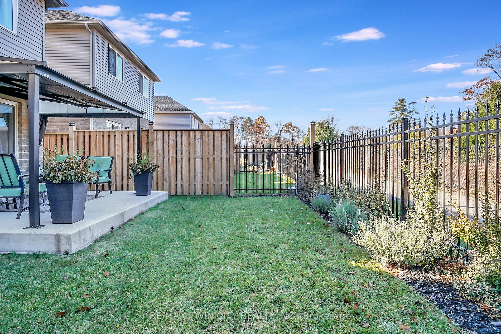 234 Moorlands Cres