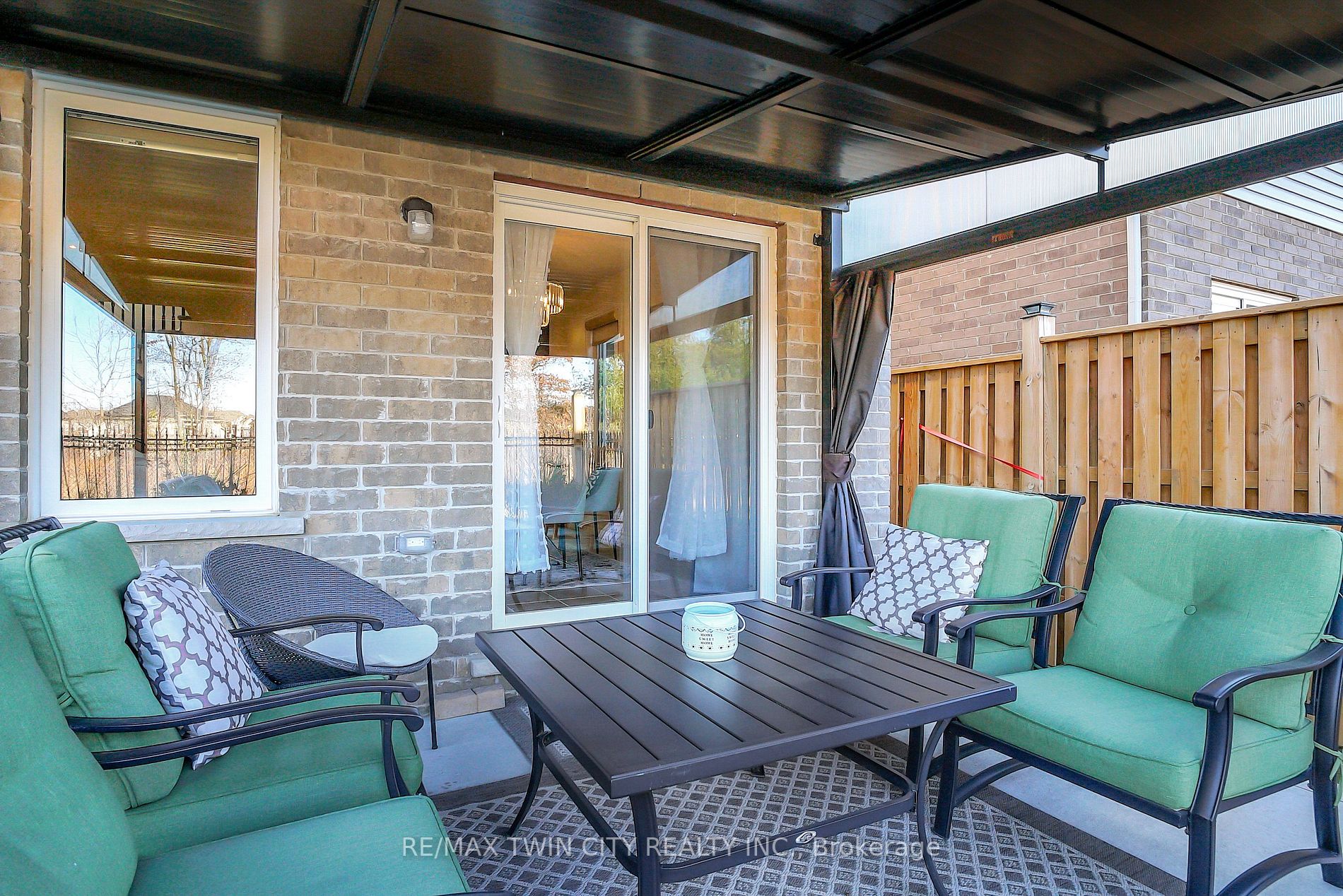 234 Moorlands Cres