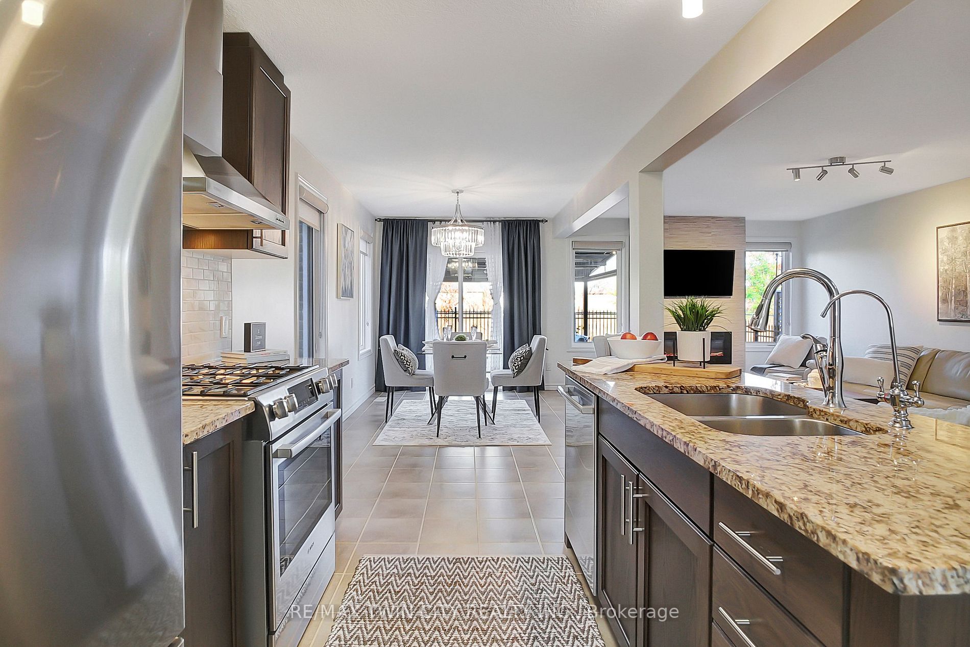 234 Moorlands Cres