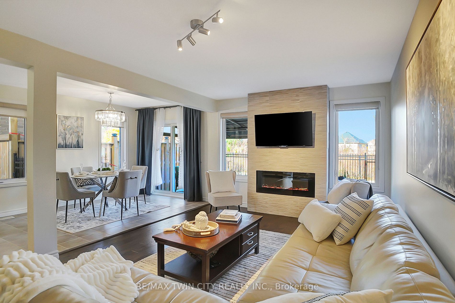234 Moorlands Cres