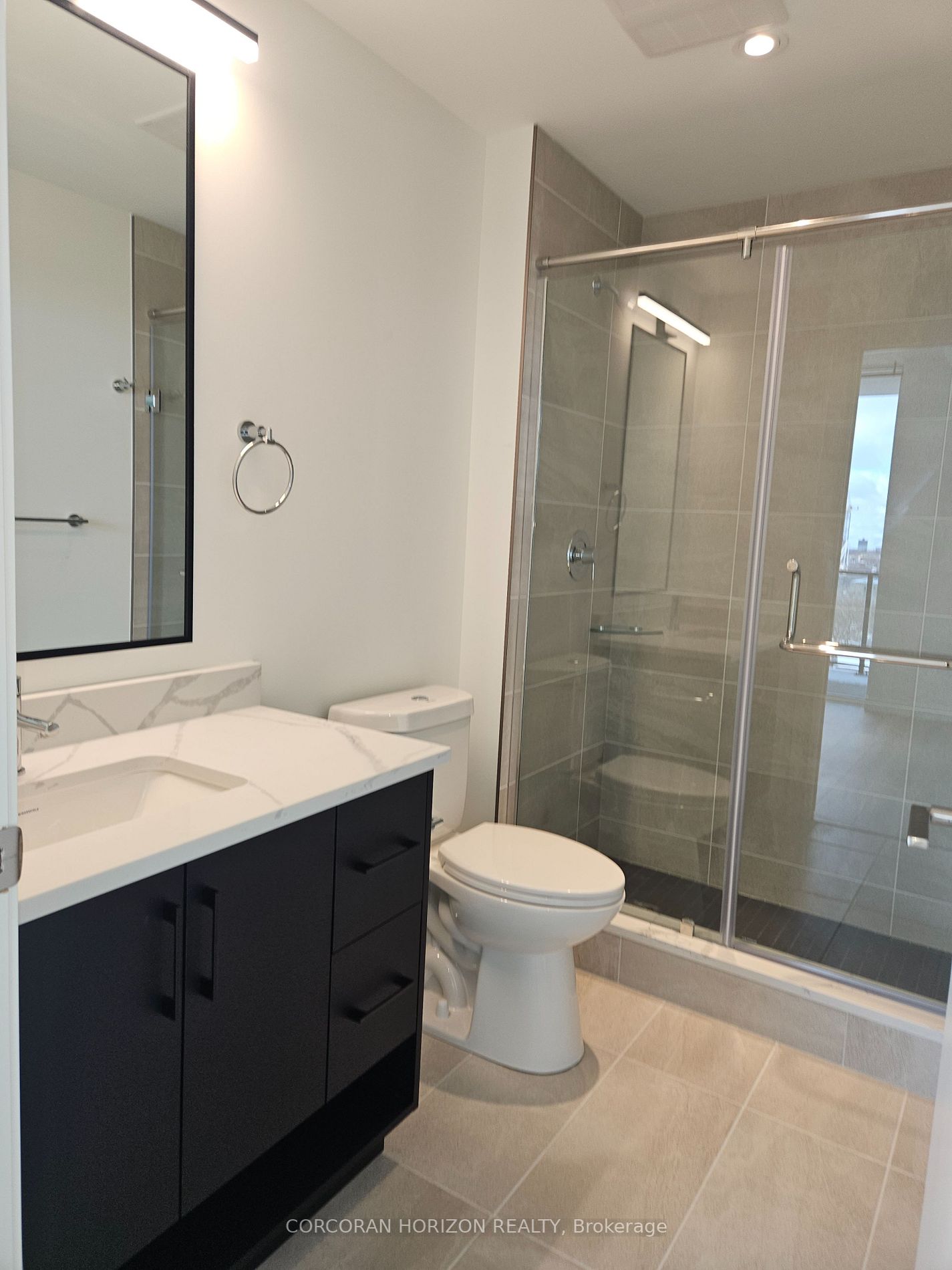 741 King St W, #912