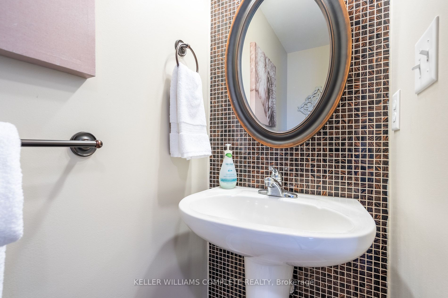 33 Hepworth Cres