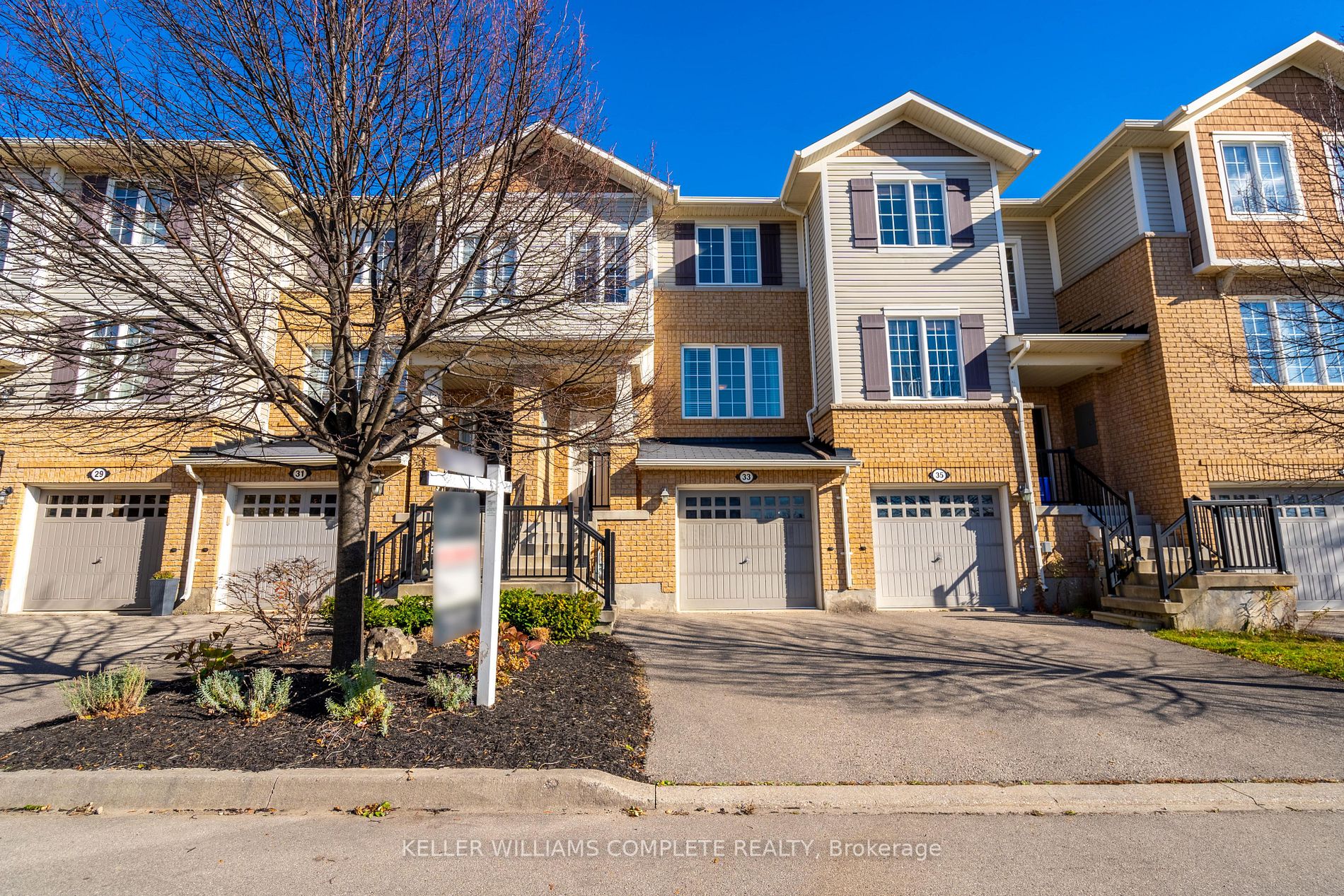33 Hepworth Cres