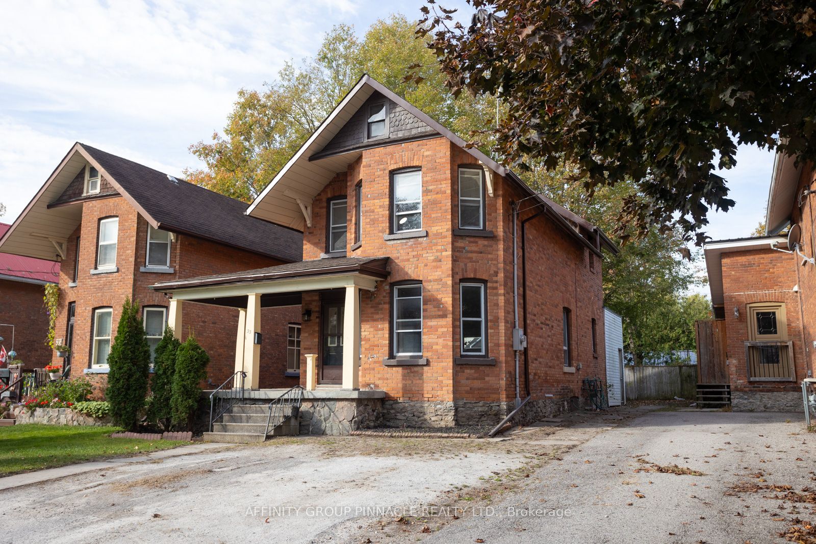 33 St Lawrence St