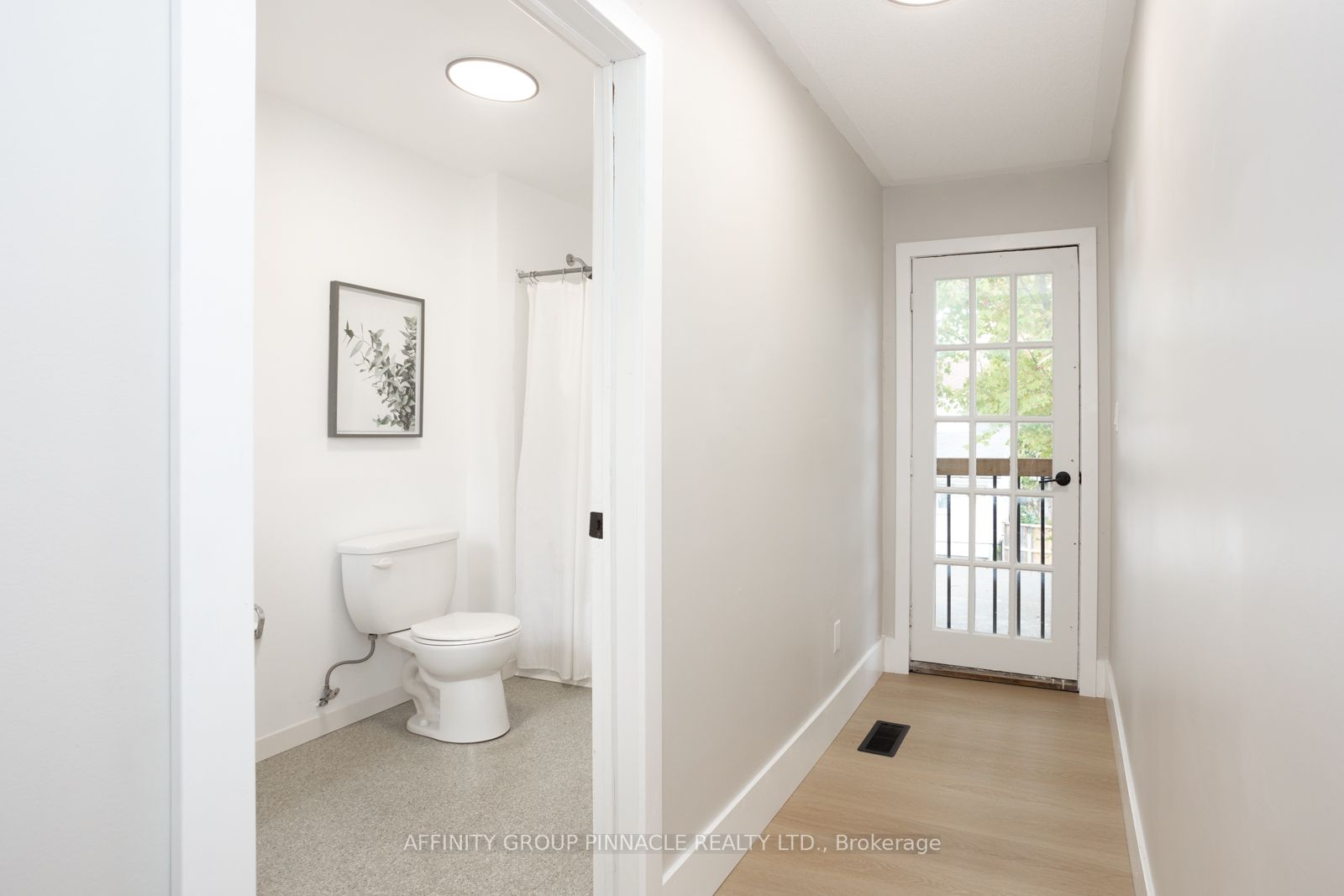 33 St Lawrence St