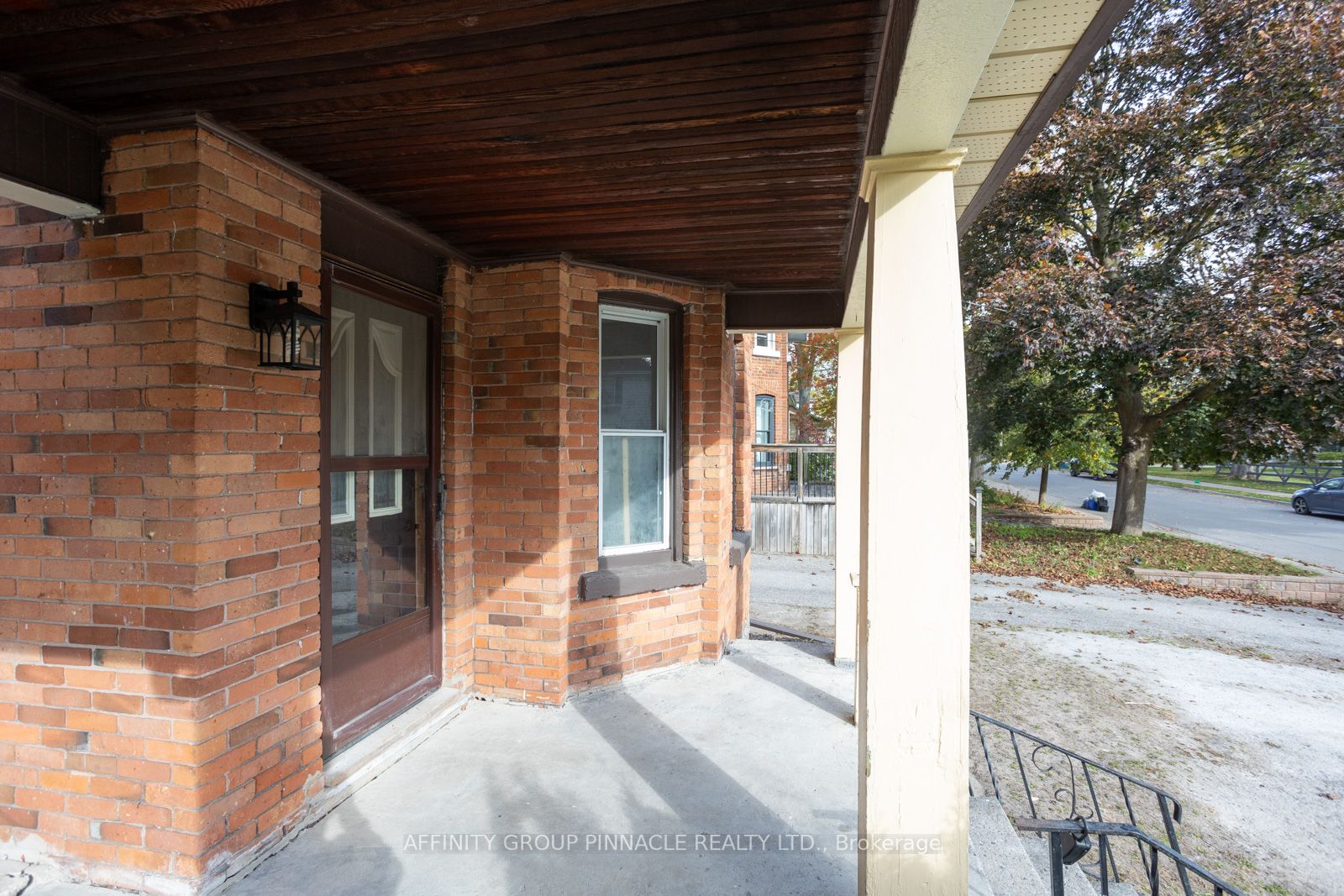 33 St Lawrence St