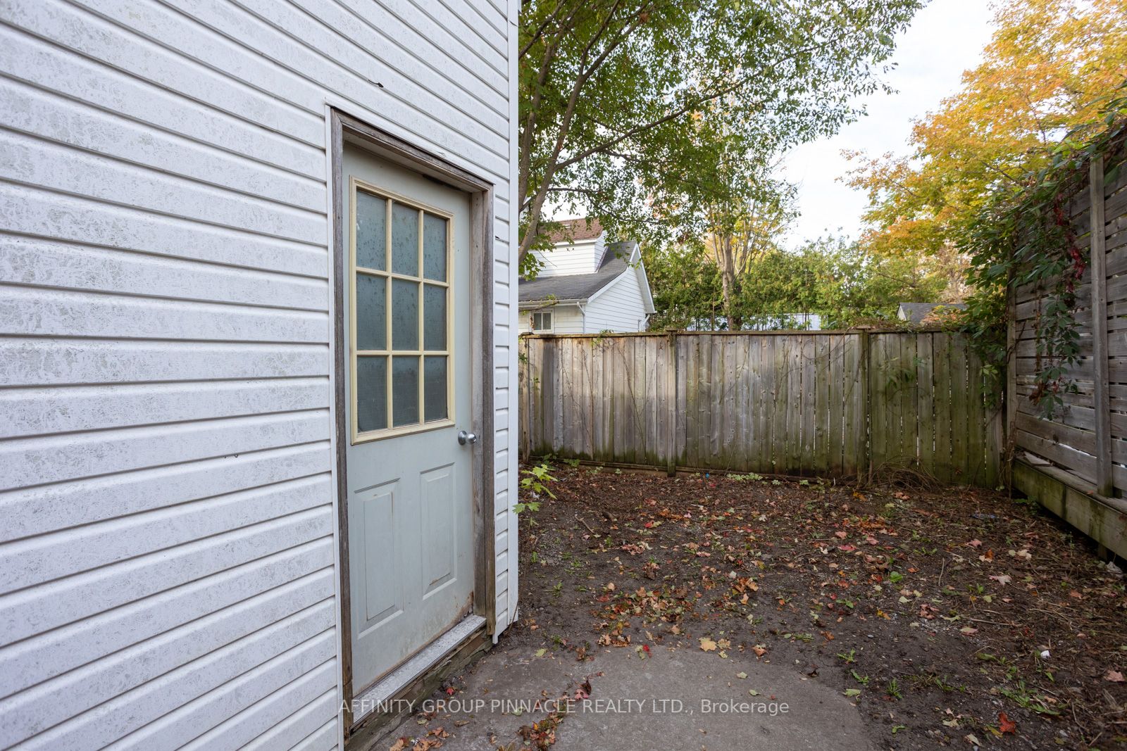 33 St Lawrence St