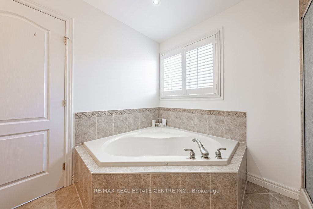 12 Wills Cres