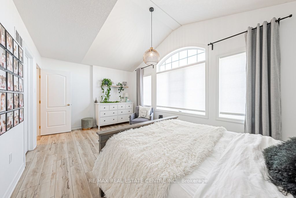 12 Wills Cres