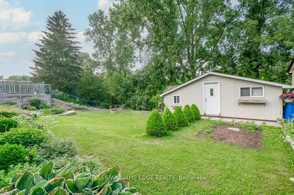 355 Hixon Rd N