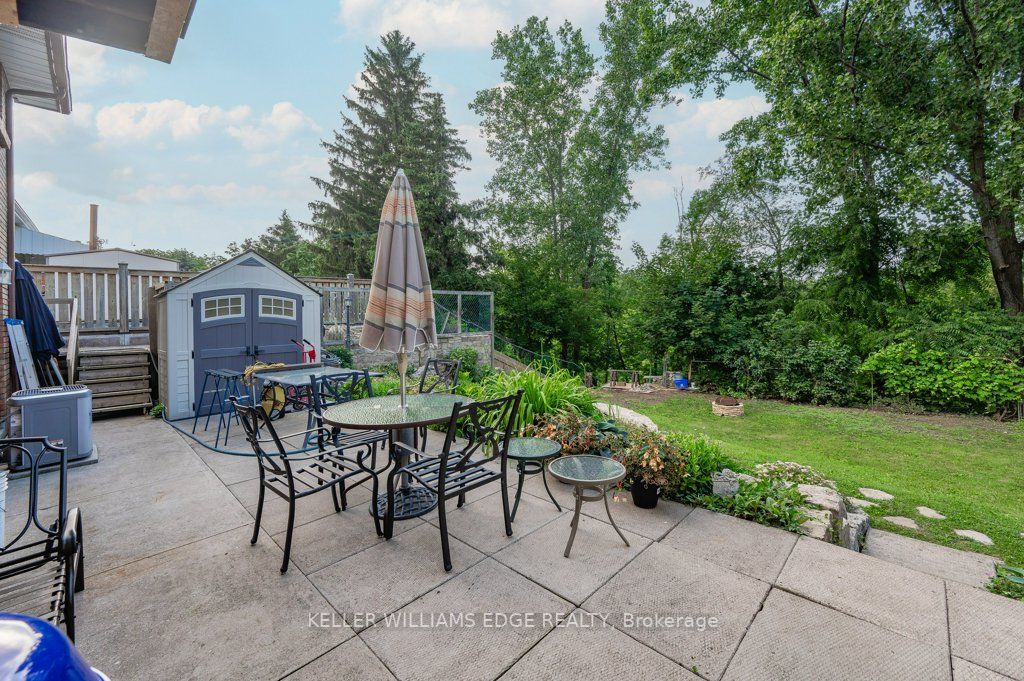 355 Hixon Rd N