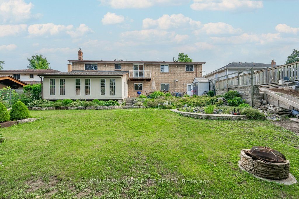 355 Hixon Rd N