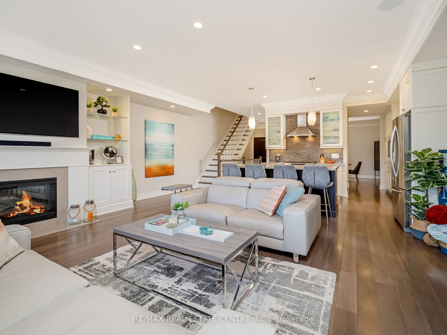 19 Lake St, #18