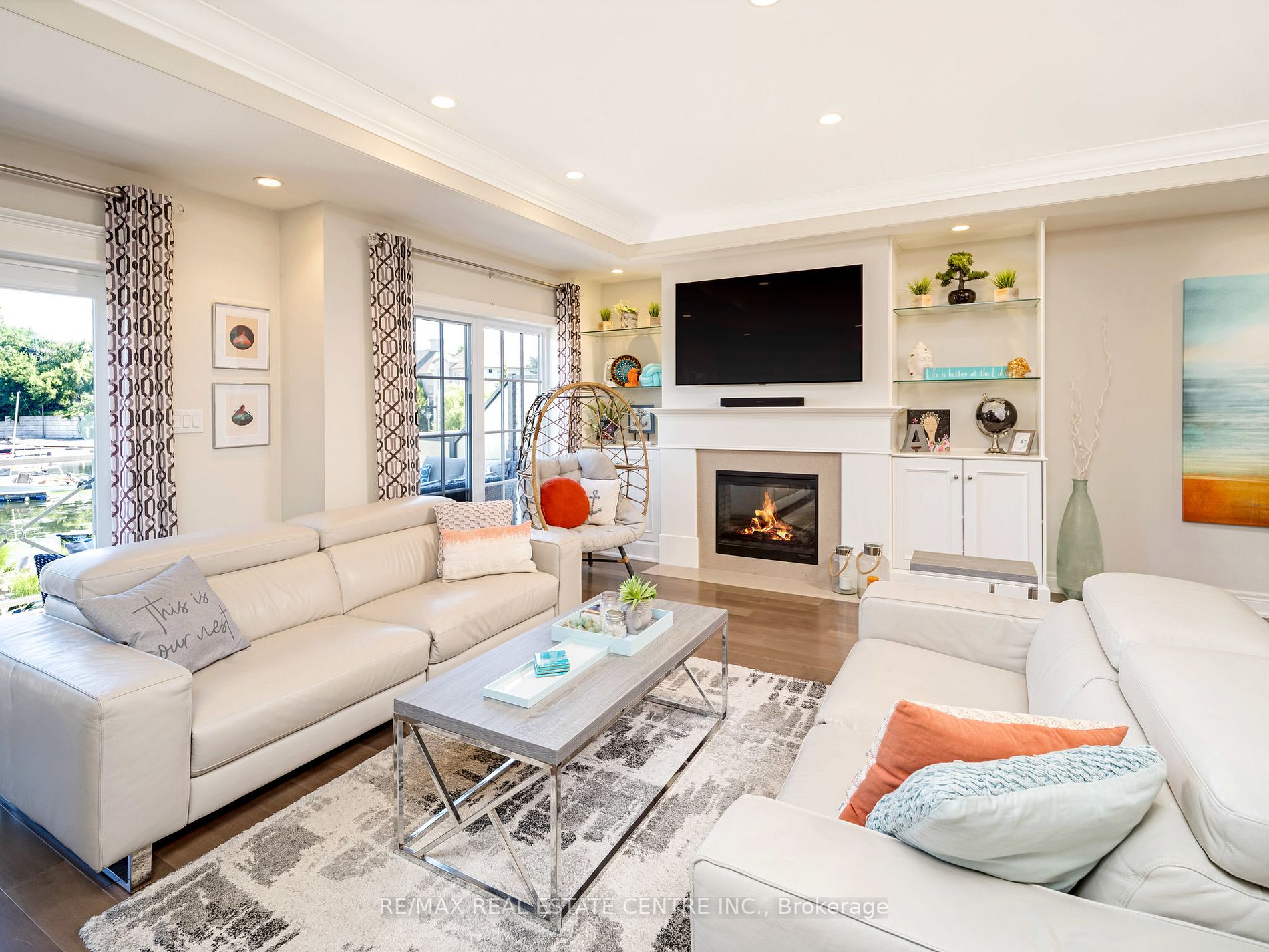 19 Lake St, #18