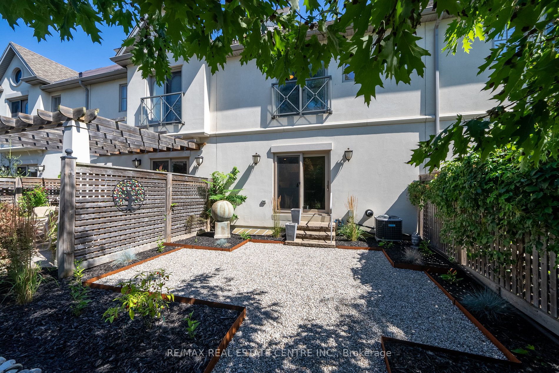 19 Lake St, #18