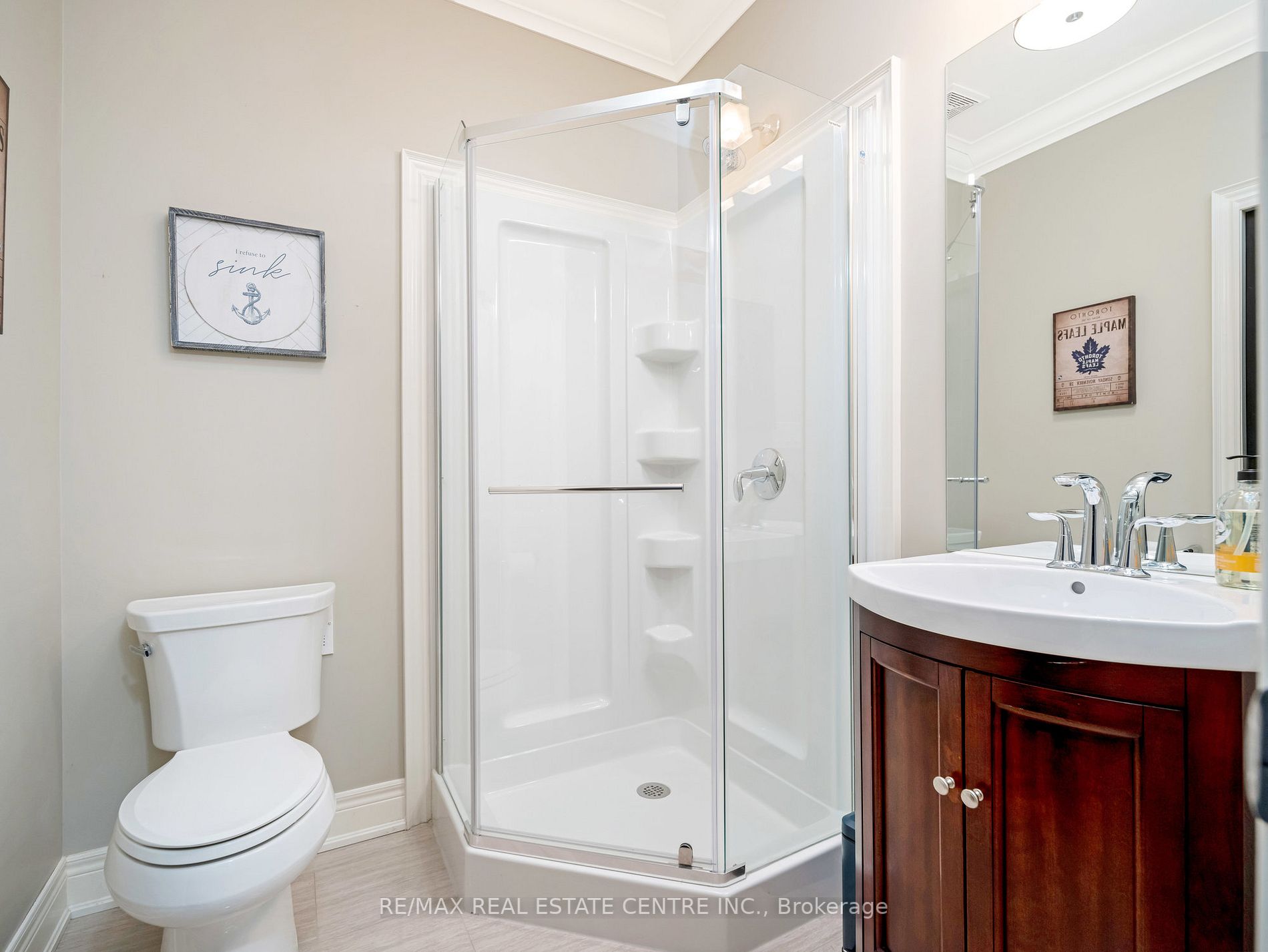 19 Lake St, #18
