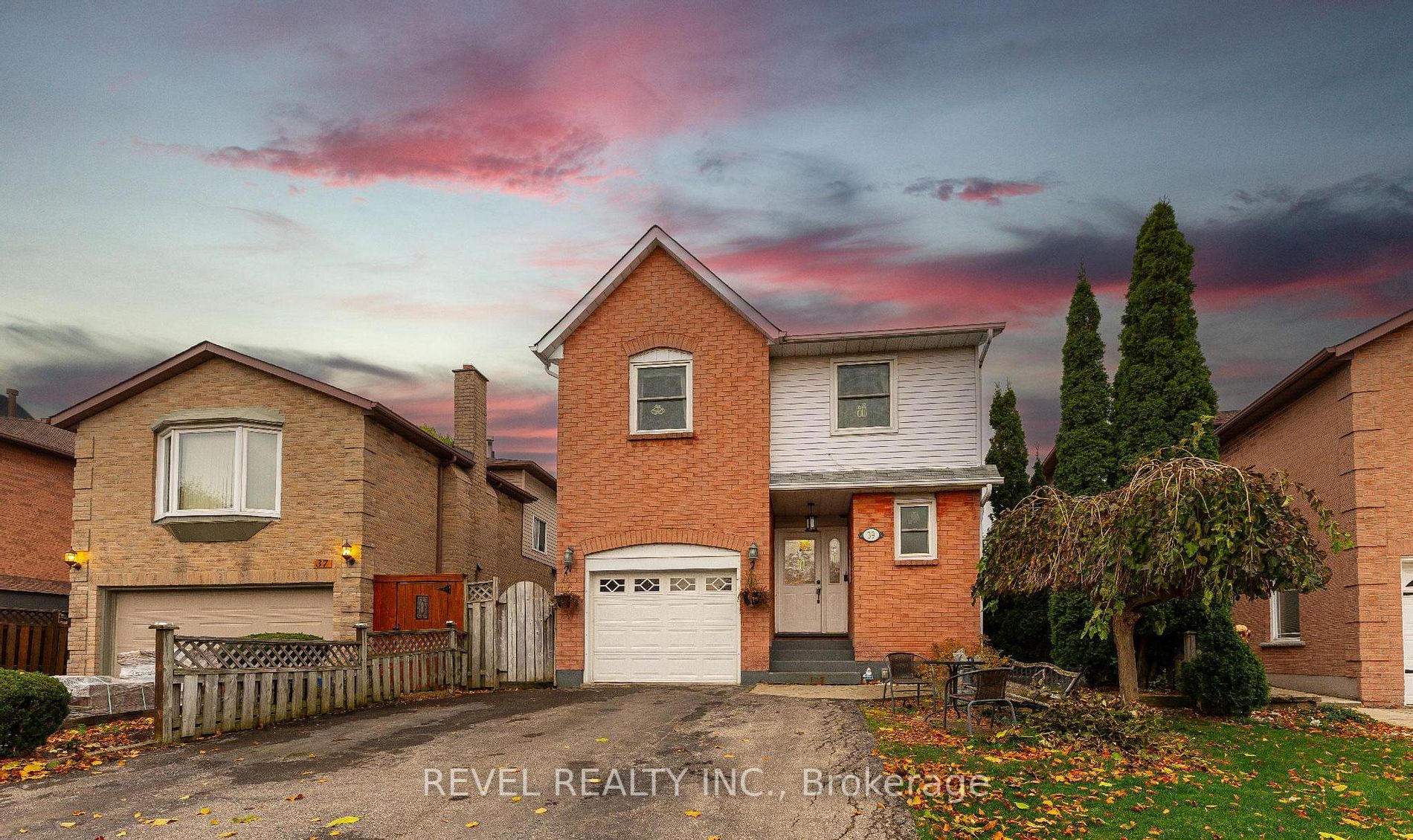 39 Twinoaks Cres