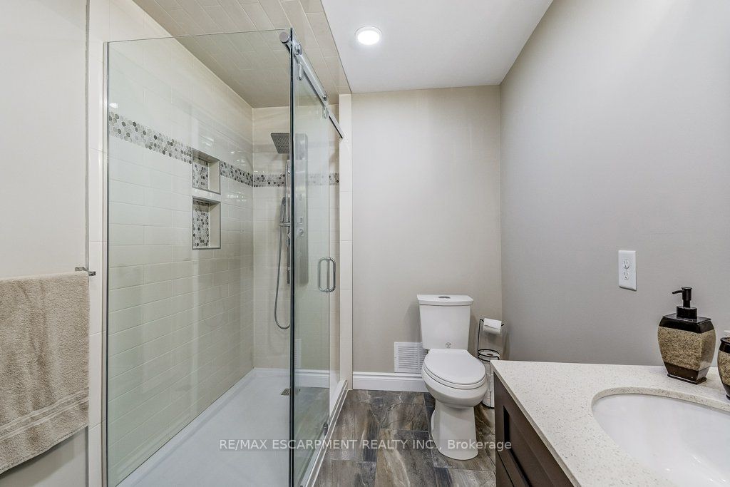 31 Parkside Dr
