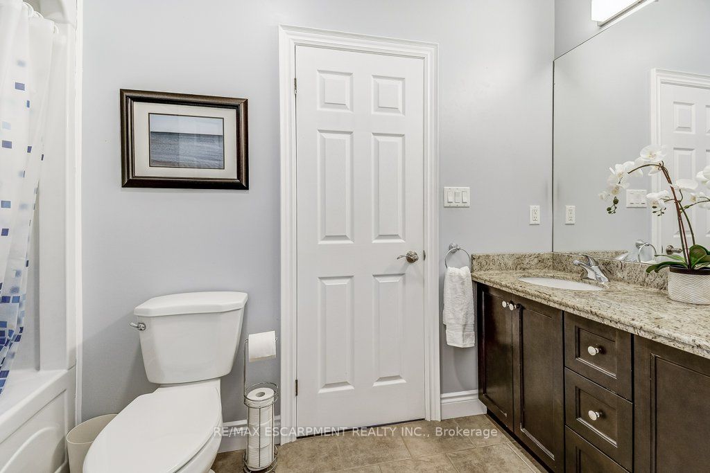 31 Parkside Dr