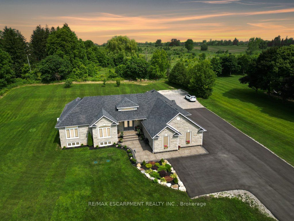 31 Parkside Dr