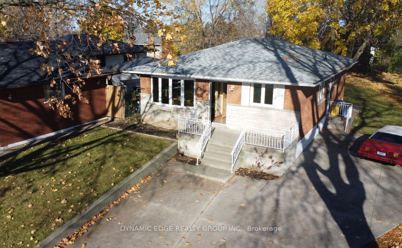 9 Crawford Dr E