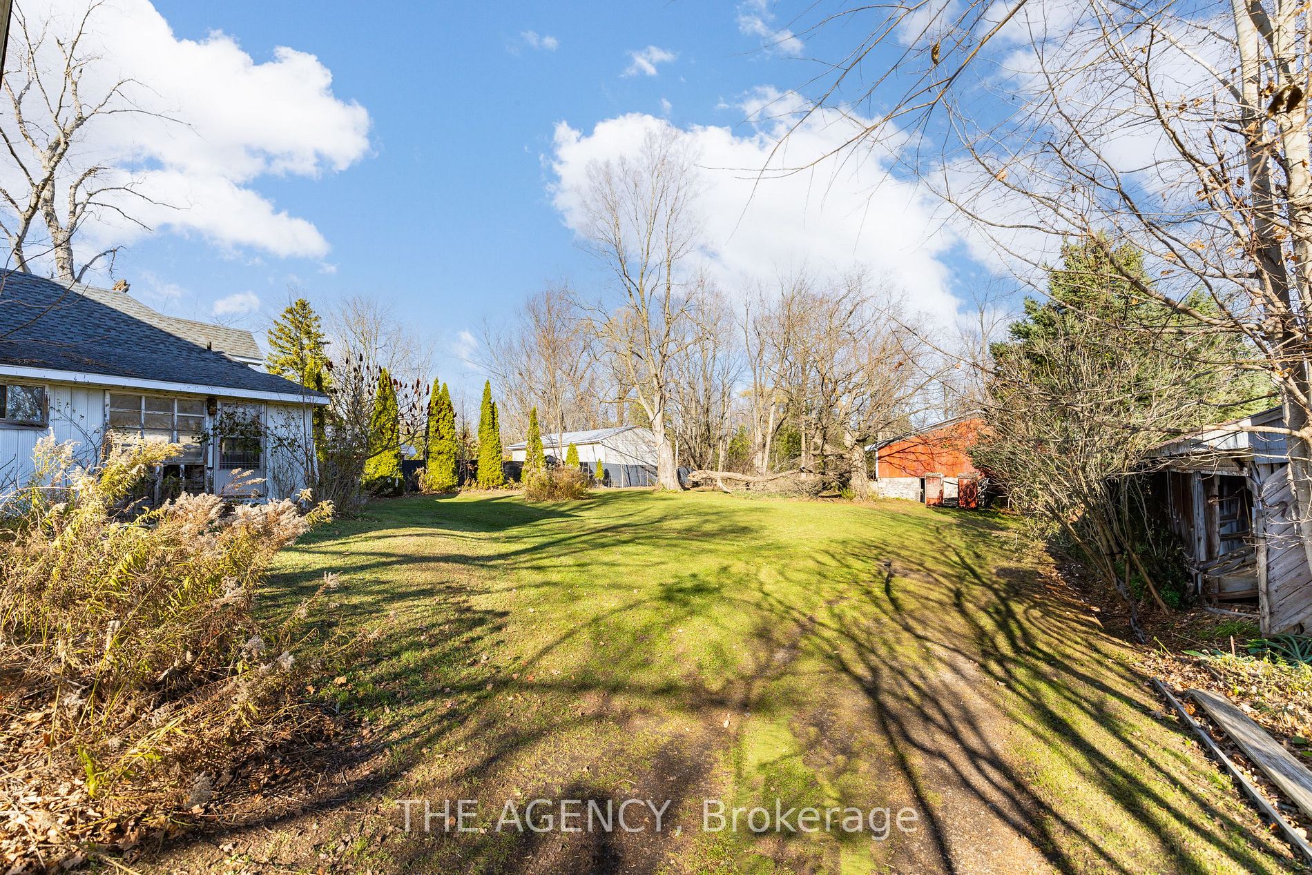 1592 Centre Rd