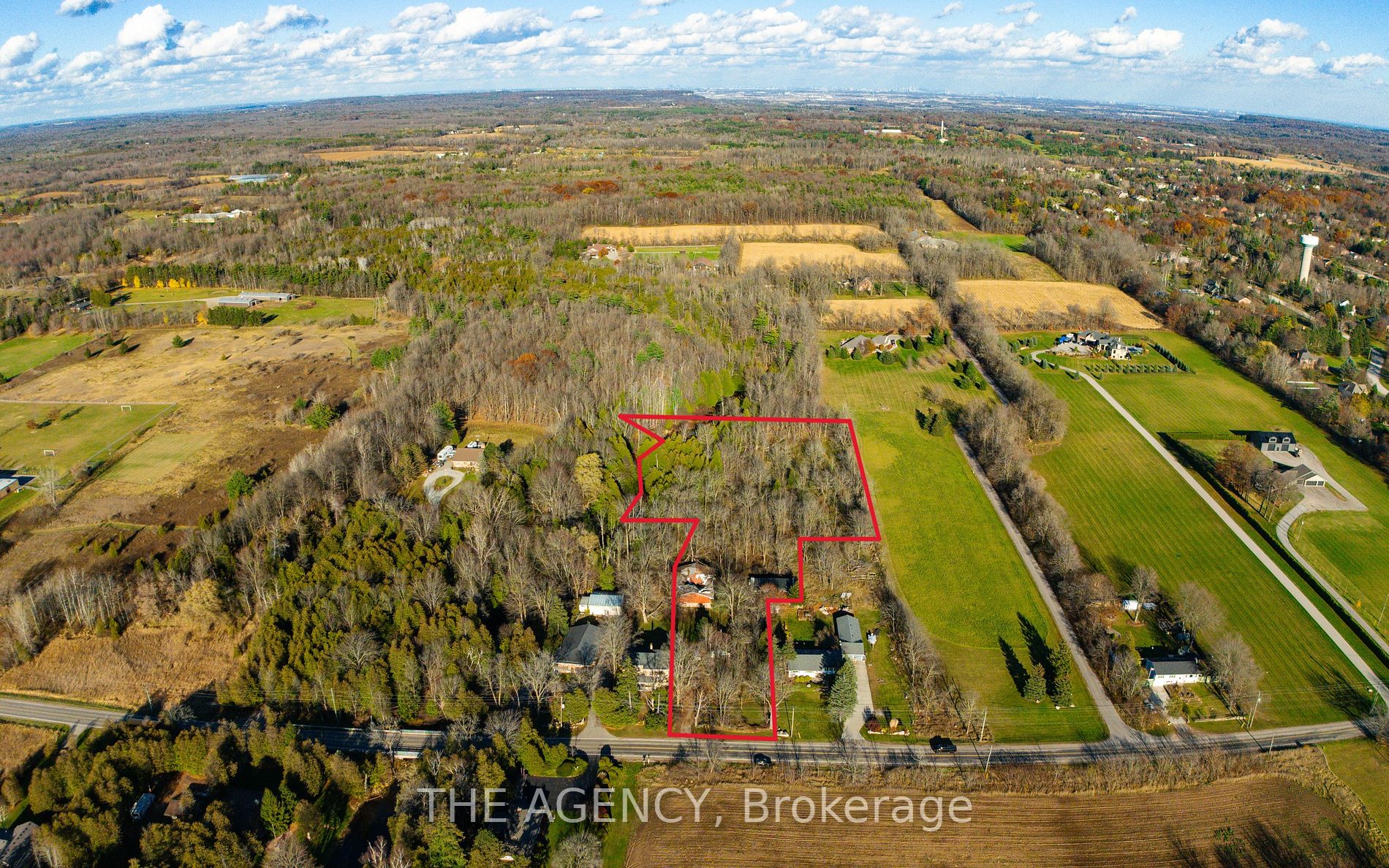 1592 Centre Rd