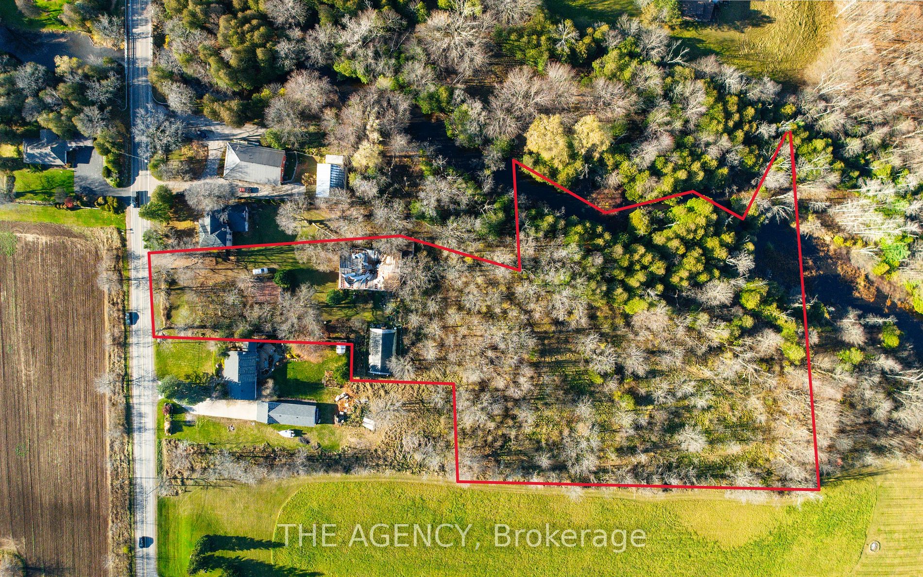 1592 Centre Rd