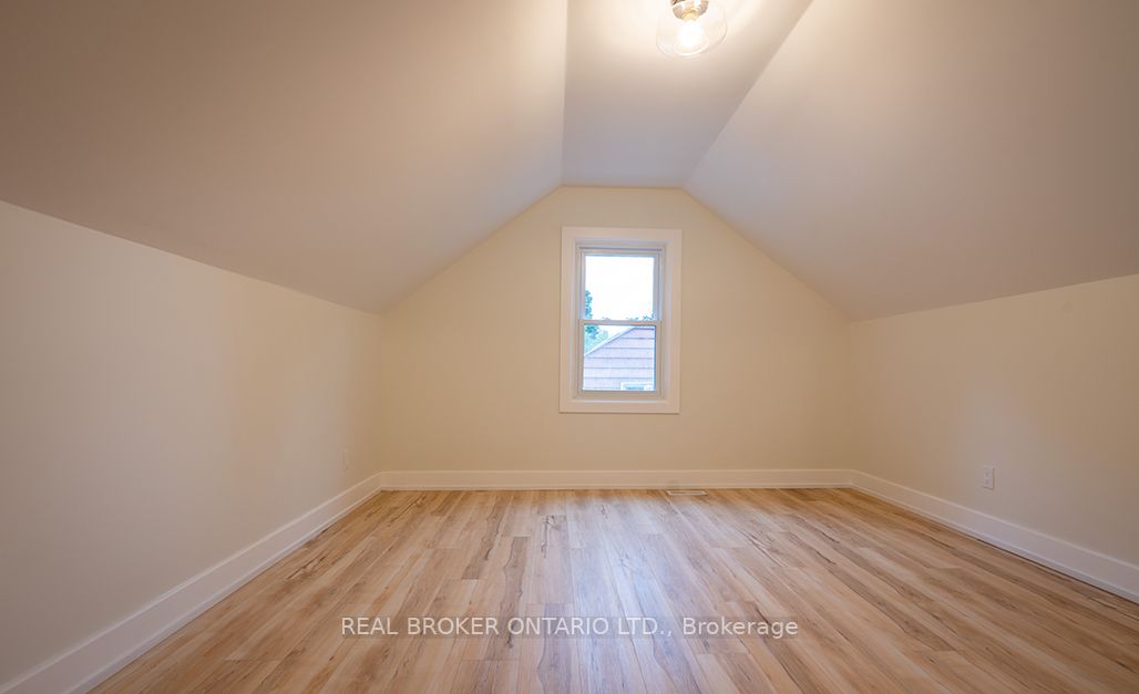 20 Upper Ave