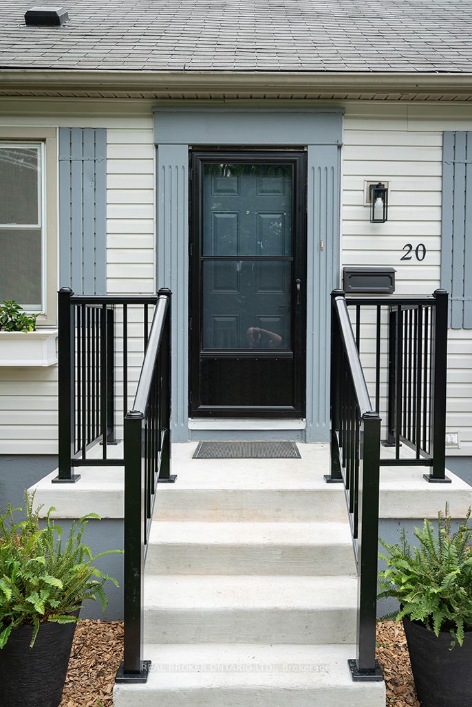 20 Upper Ave