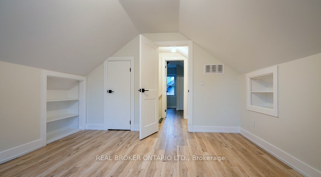 20 Upper Ave