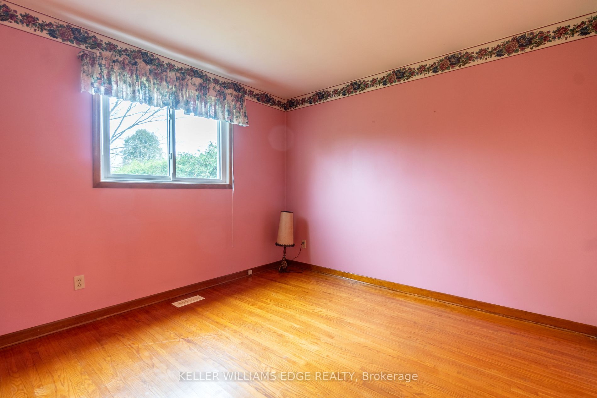 80 Sunrise Cres