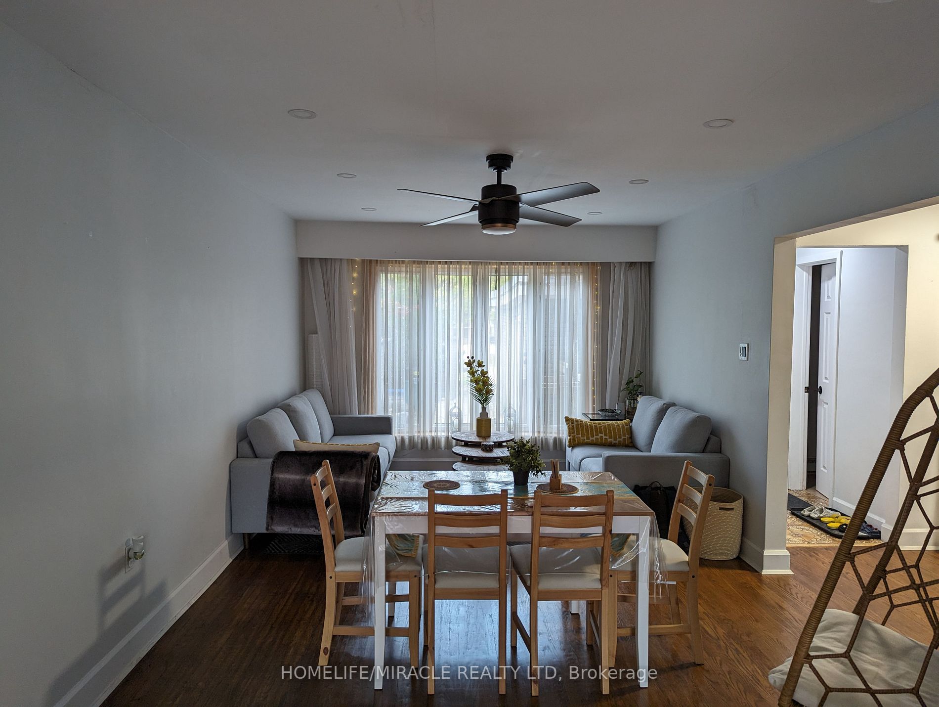53 Ralgreen Cres