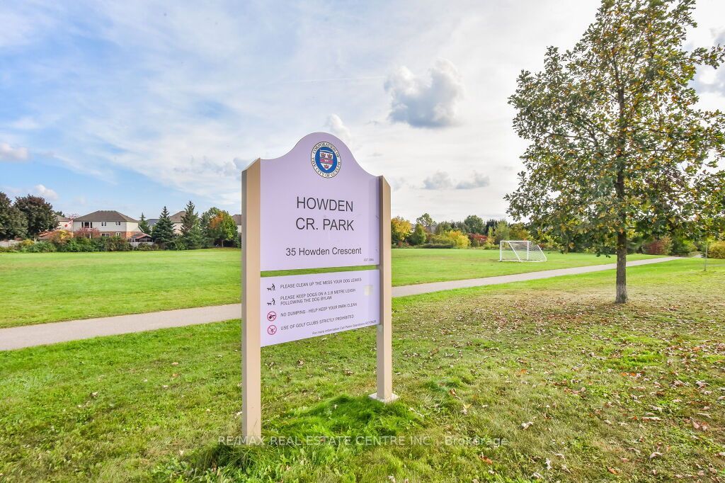53 Howden Cres